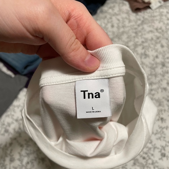 Aritzia TNA Cropped Long sleeve - Picture 4 of 4